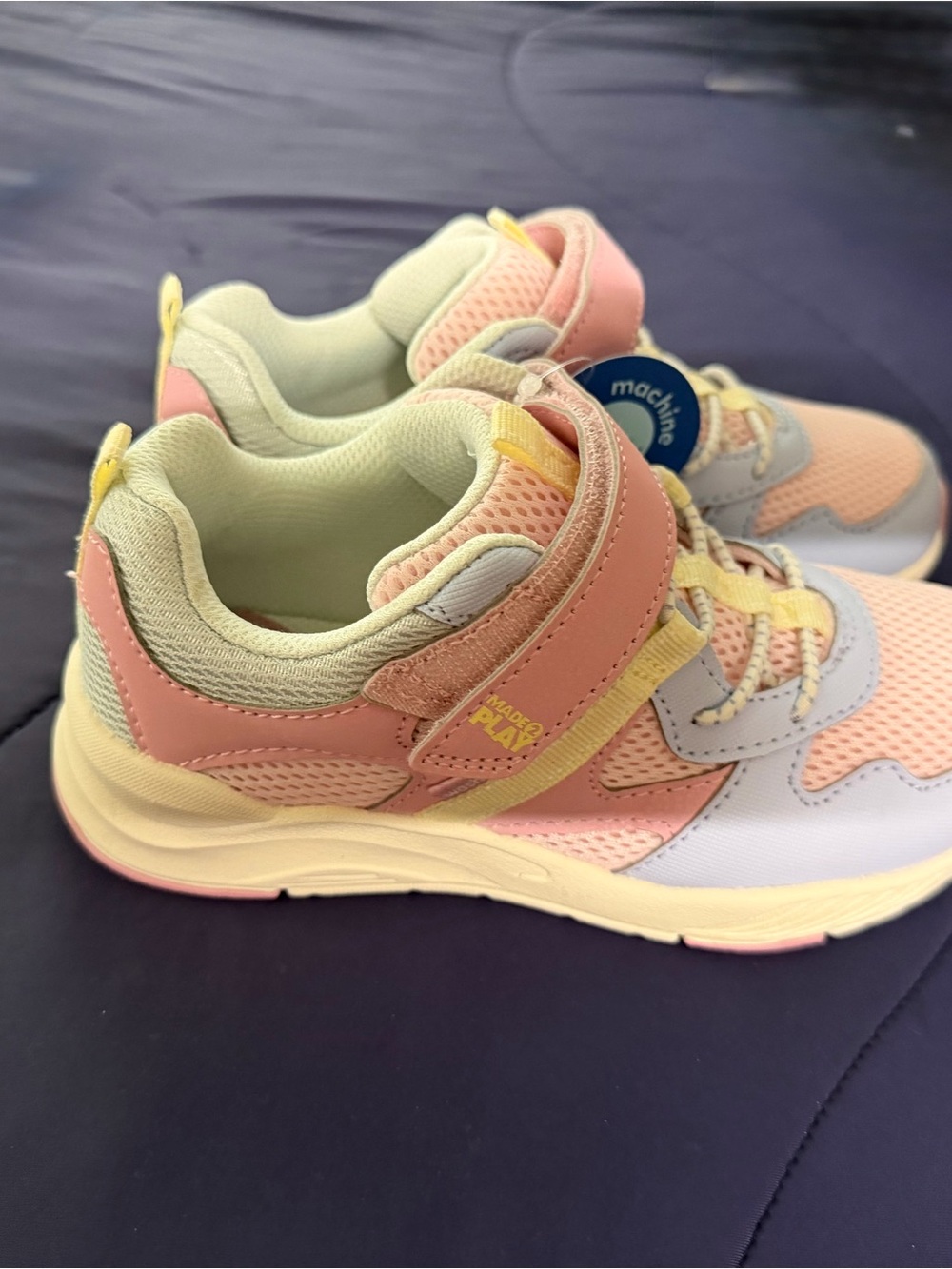 Girls Stride Rite sneakers - Picture 2 of 4